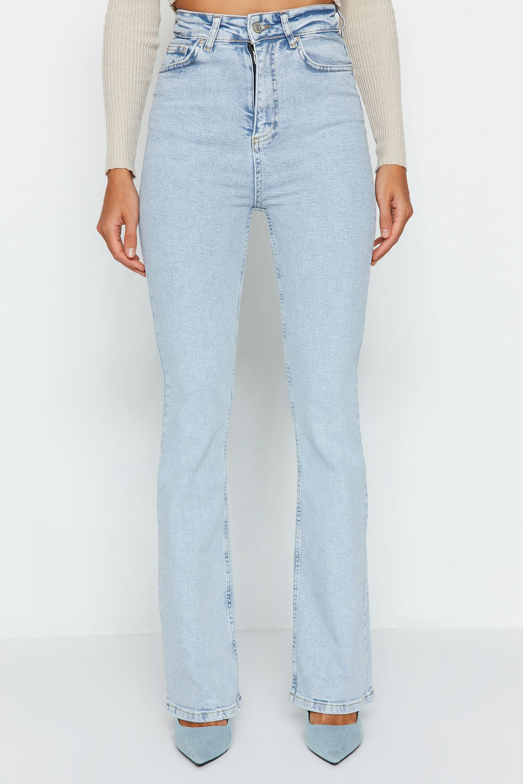 Ac?k Mavi Yuksek Bel Flare Jeans TWOAW24JE00083 - Trendyolmilla фото 10