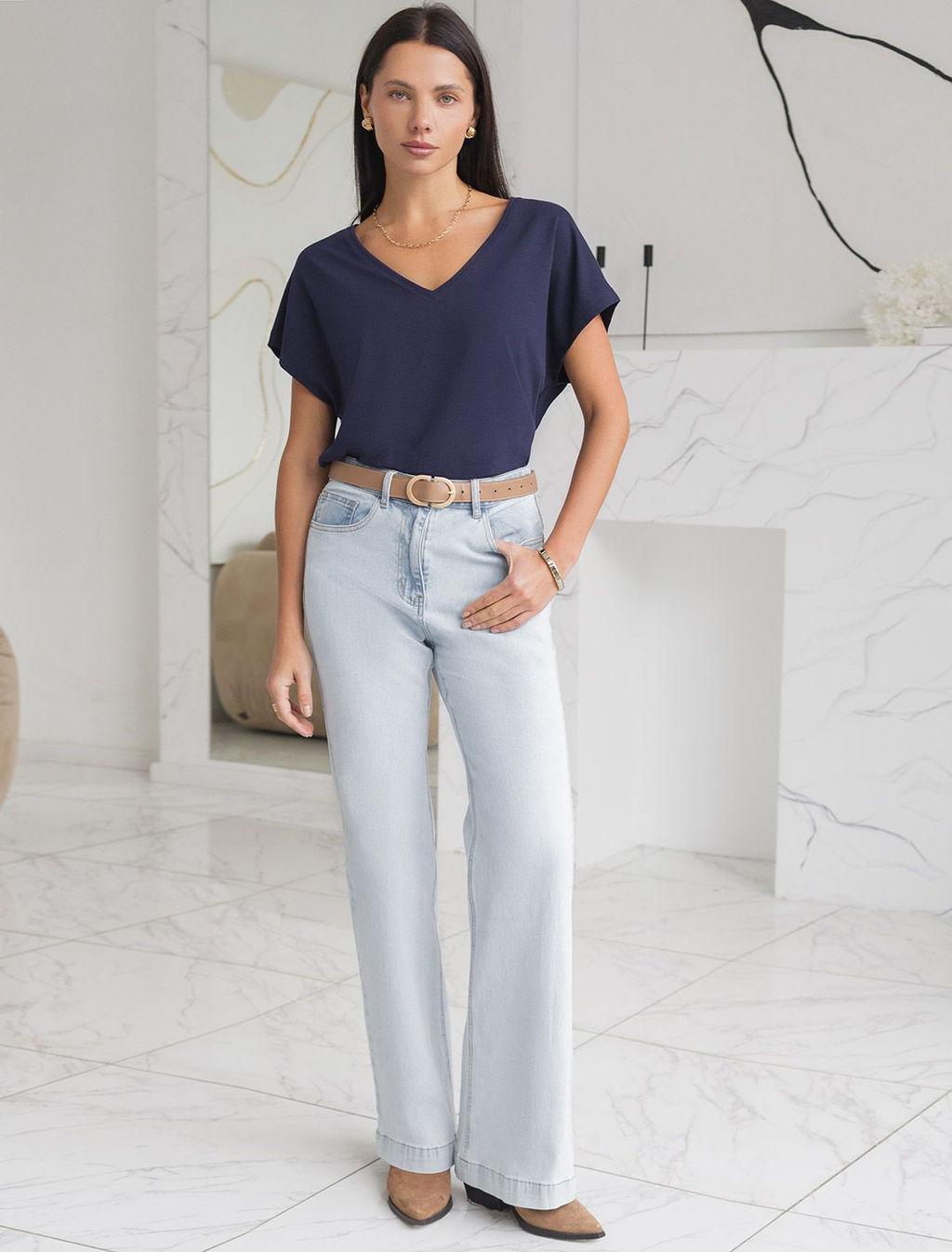 Футболка с V-вырезом и цельнокроеным рукавом из премиального хлопка - Vilatte фото 5