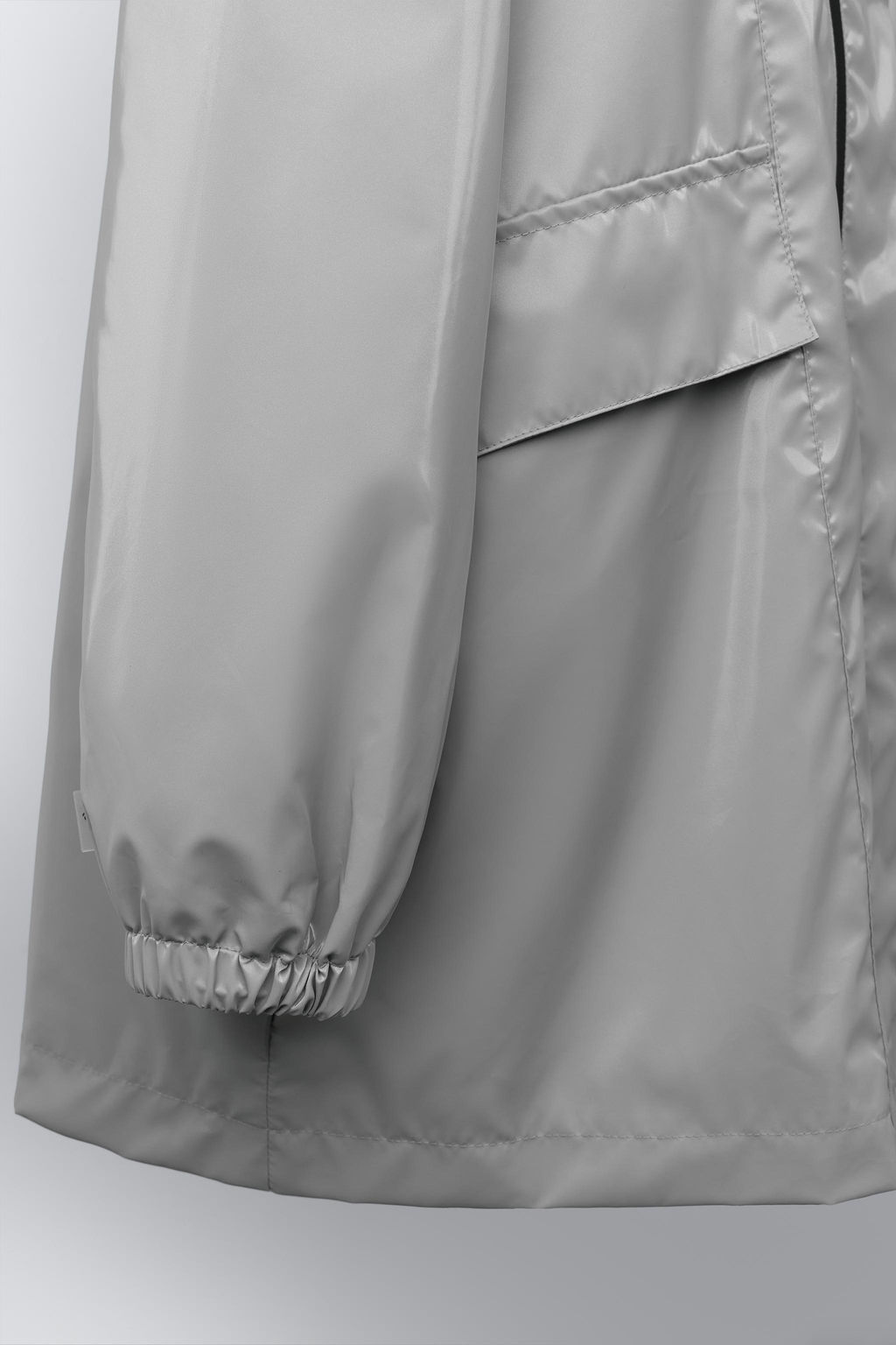 CAZADORA CAPUCHA ENGOMADA WATER REPELLENT / Plata