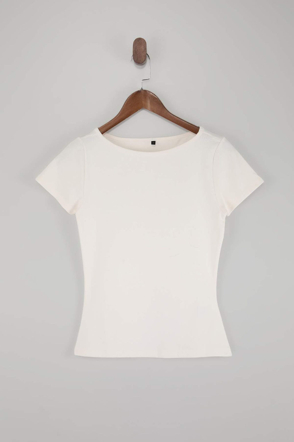 Wardrobe Essentials-Ekru Fitted/Vucuda Oturan Kay?k Yaka K?sa Kollu Orme T-Shirt TWOSS26TS00070