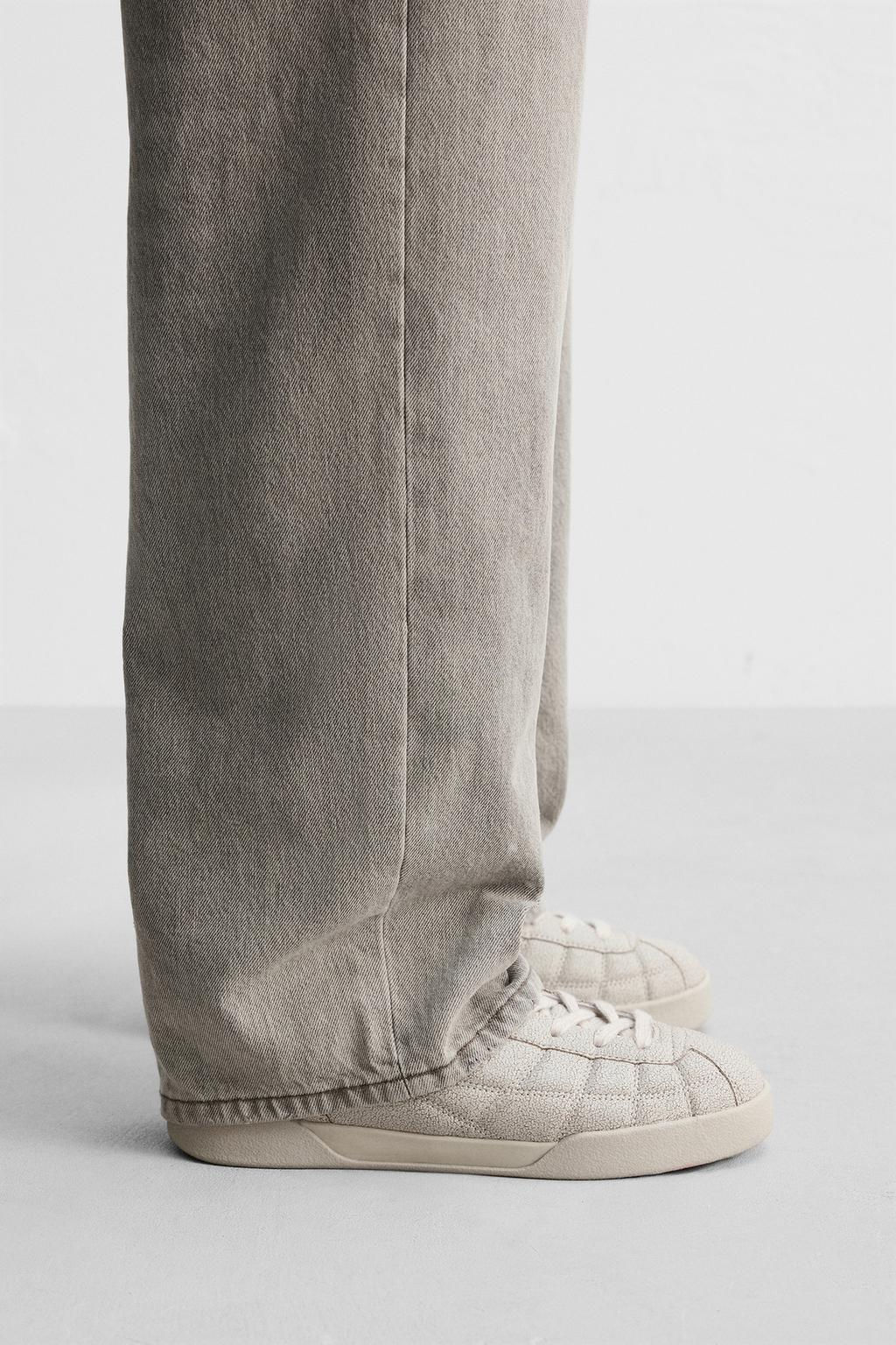 PADDED SNEAKERS