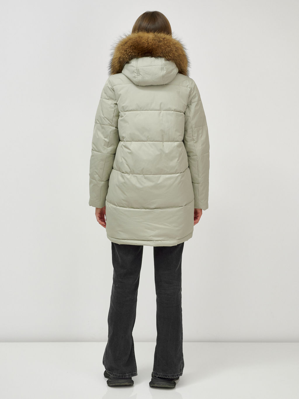 Куртка Бренд Visdeer ПРЕМИУМ КЛАССА зимняя с мехом ЕНОТА светло-зеленого цвета фото 5