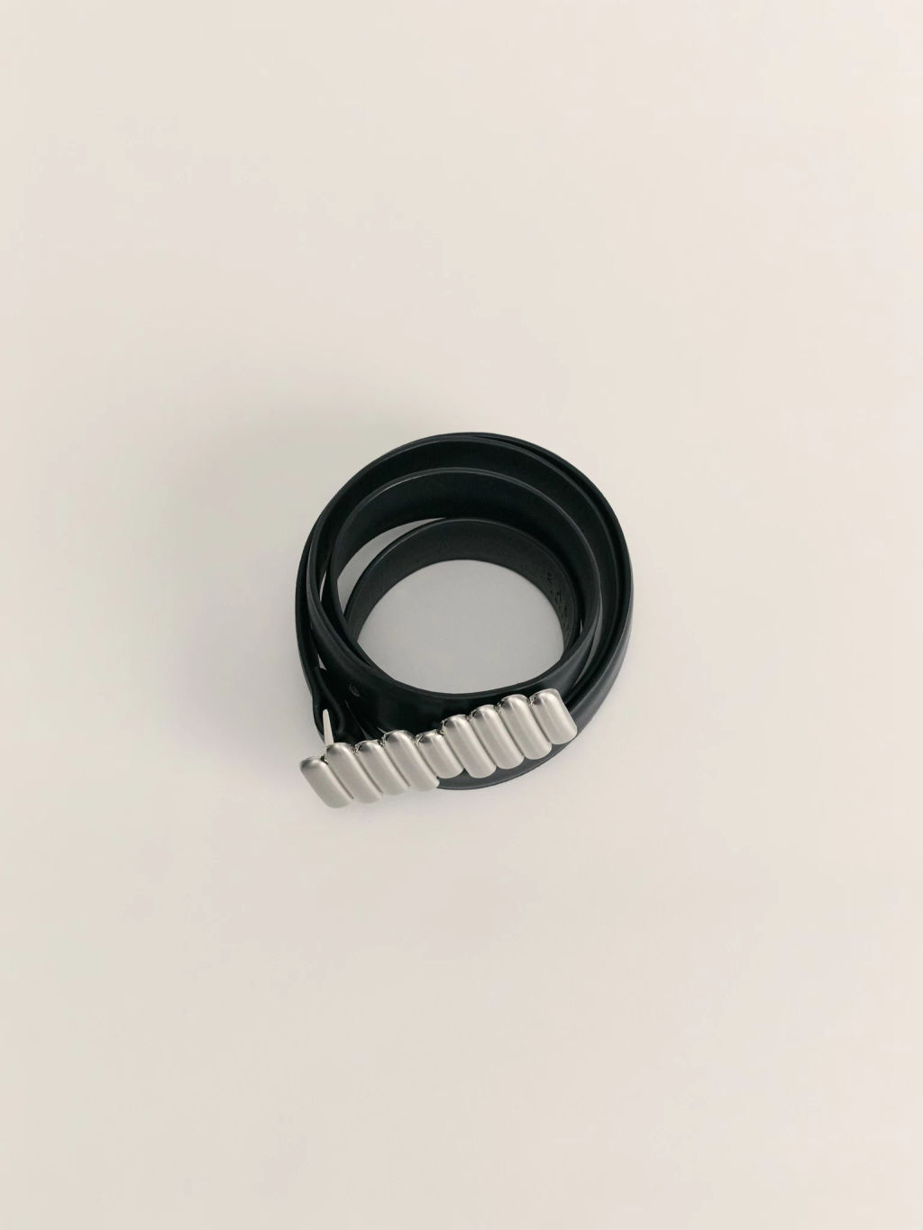 Ремень с металлической акцентной пряжкой / Zarina  фото 4