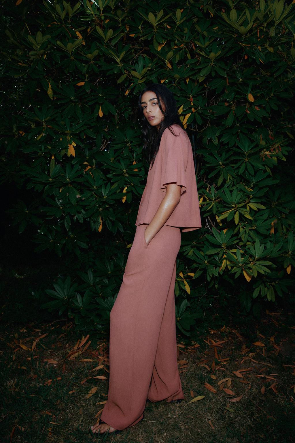 WRINKLED-EFFECT WIDE-LEG TROUSERS - Zara фото 11