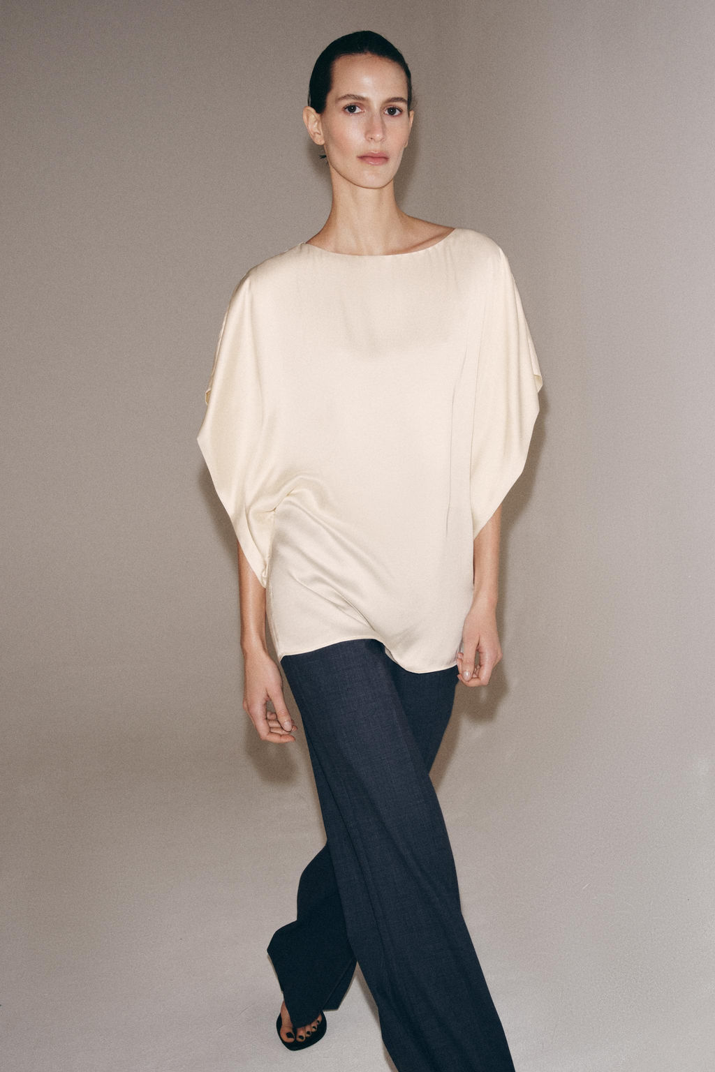 TOP FLUIDO MANGA CORTA ZW COLLECTION / Crudo - Zara фото 12