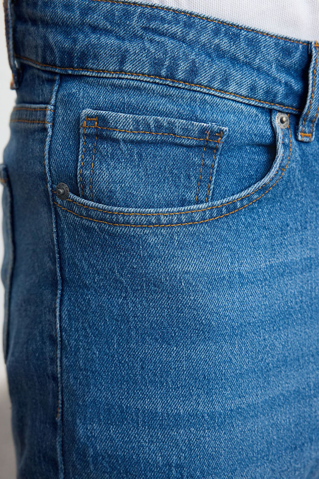 TRENDYOL MAN Erkek Orta Mavi Comfort Kumas Essential Fit Denim Kot Pantolon Jeans TMNAW25JE00008 - Trendyolmilla фото 3