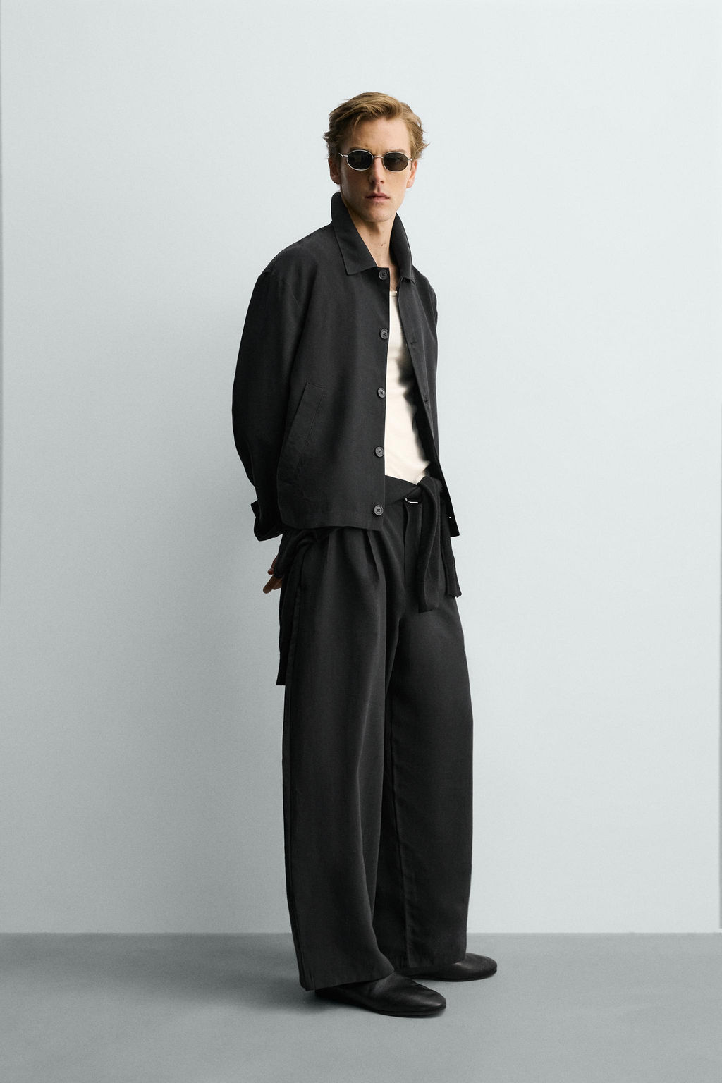 SOBRECAMISA FLUIDA BOXY FIT / Negro - Zara фото 4