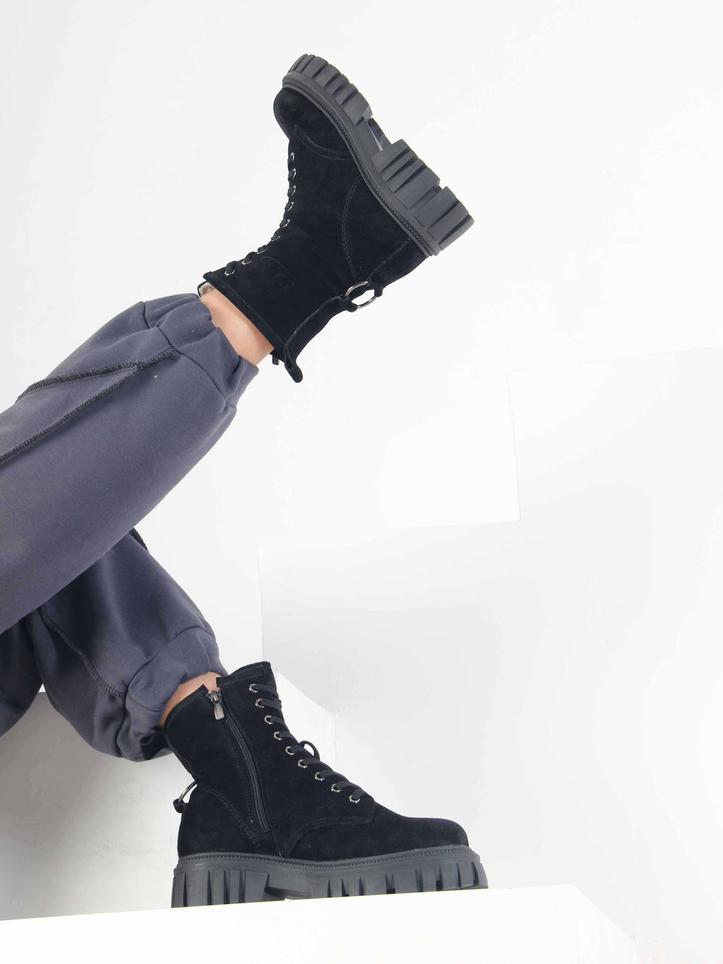 Ботинки 329.21153bl. черный замша/Байка