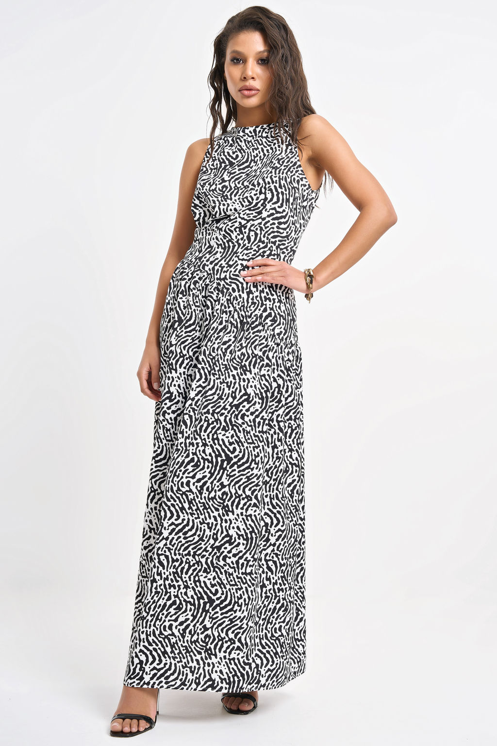 Платье облегающее черно-белое