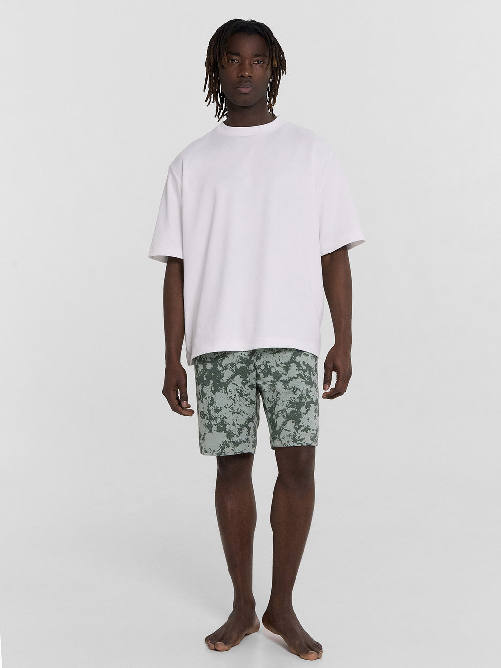 Шорты мужские с принтом милитари миллитари варка на зеленом 531027-1