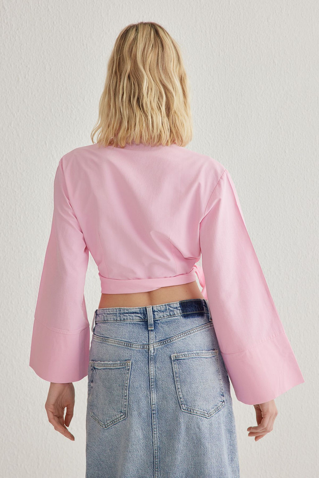 Pembe Baglama Detayl? Regular Normal Kal?p Dokuma Gomlek TWOAW25GO00067