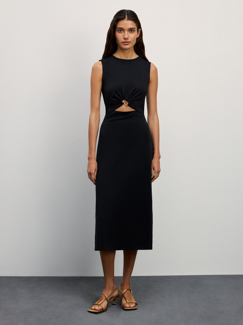 Миди платье с декоративным элементом / Zarina  фото 3