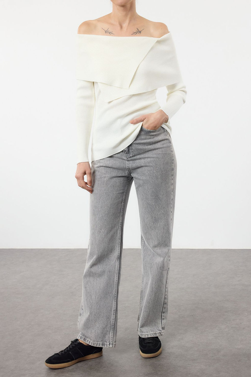 Ekru Carmen Yaka Basic Triko Kazak TEDAW25KZ00023 - Trendyolmilla фото 2