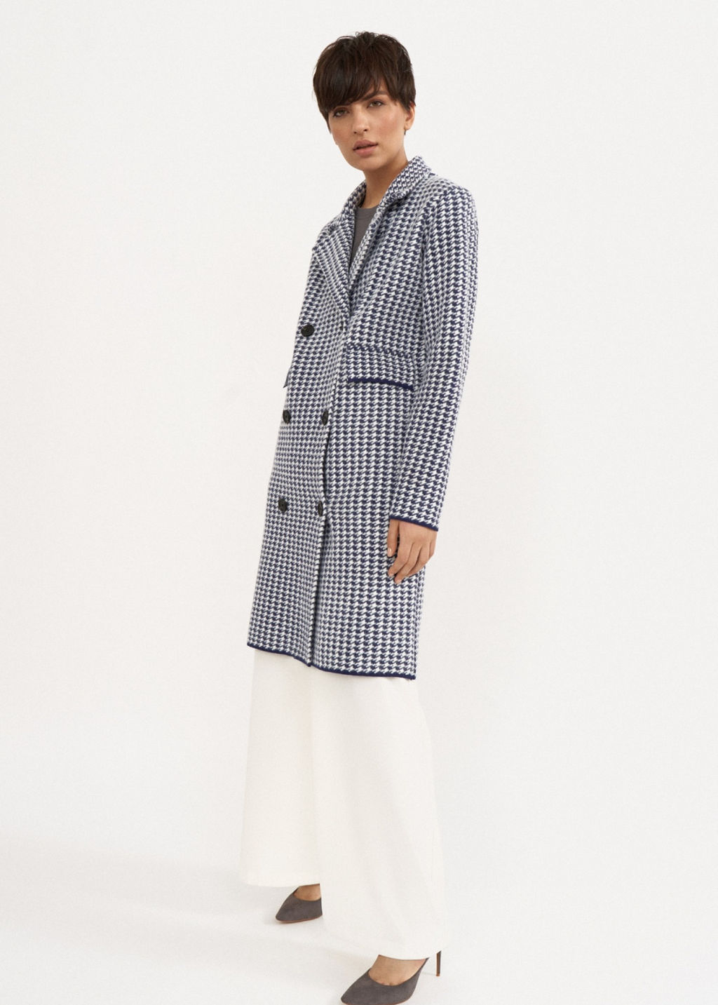 Conso/KPM 210705 - white/dark blue Пальто Трикотажное