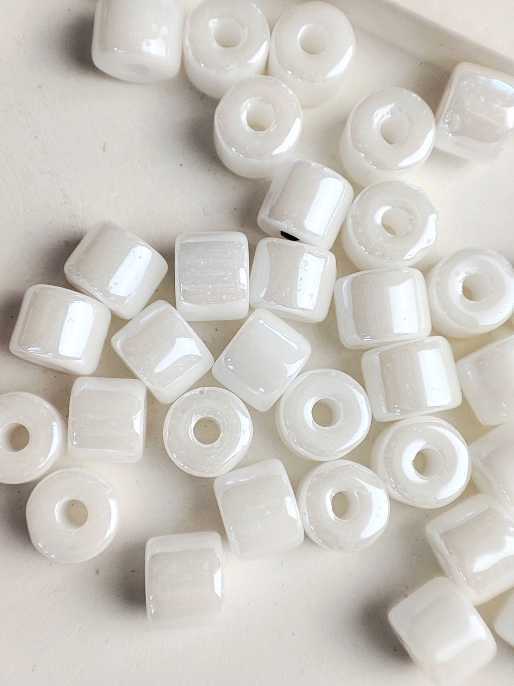 Бусины 5,5-4,5мм, микс (по 50шт в пакете, 8 цветов)