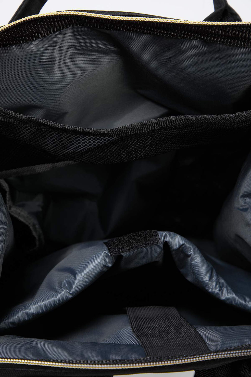 Siyah Fonksiyonel Termal Anne Bebek Bak?m/S?rt Cantas? TAKAW26SI00000