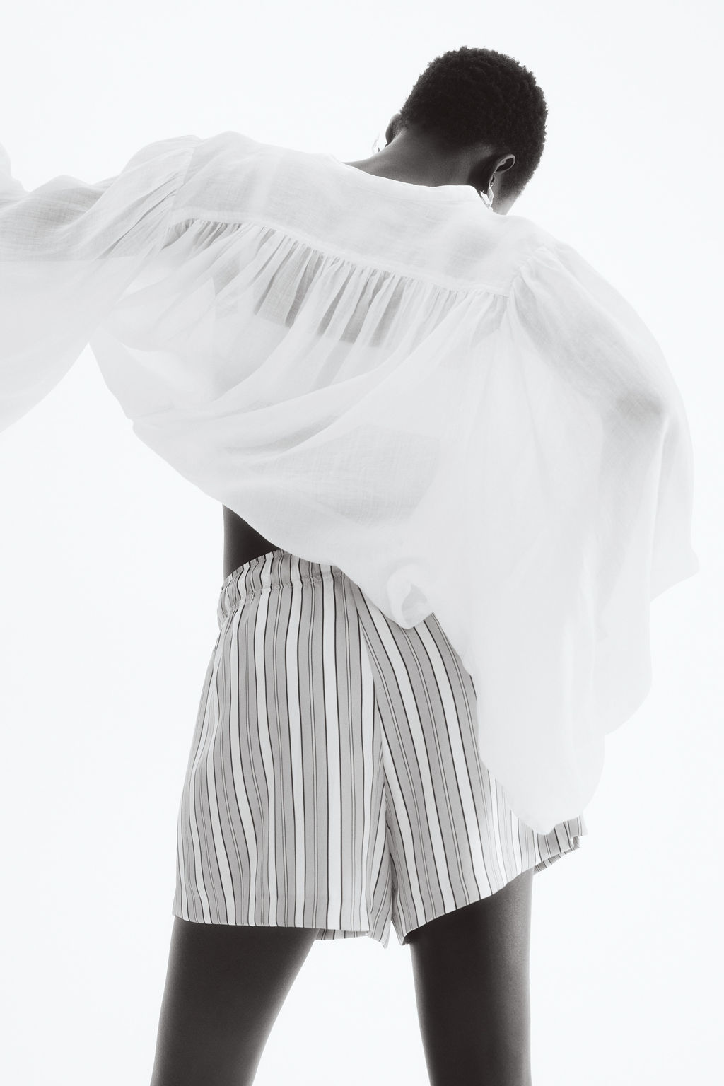 Pantal?n corto de sarga con cord?n de ajuste - H&m фото 6