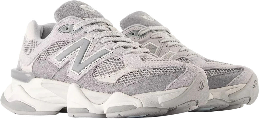 Кроссовки взрослые