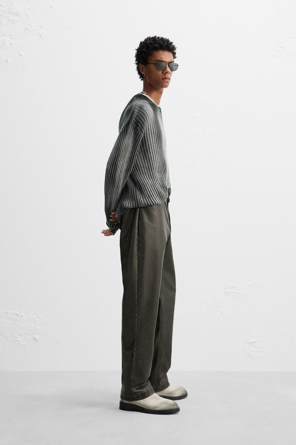 LIMITED EDITION LEATHER EFFECT TROUSERS - Zara фото 4