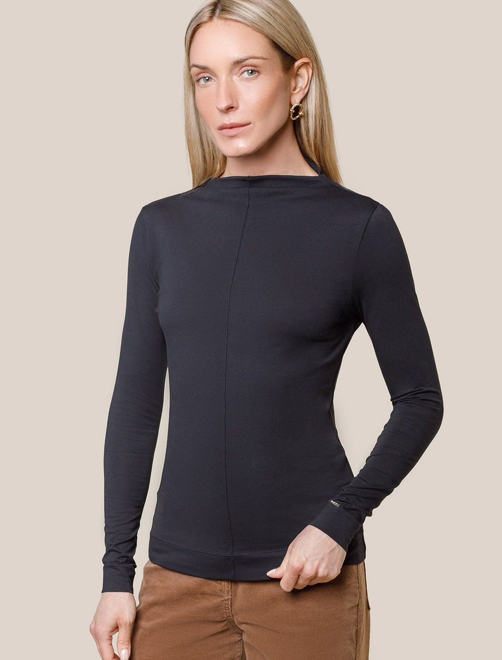 Джемпер с цельнокроеным воротом из премиального хлопка