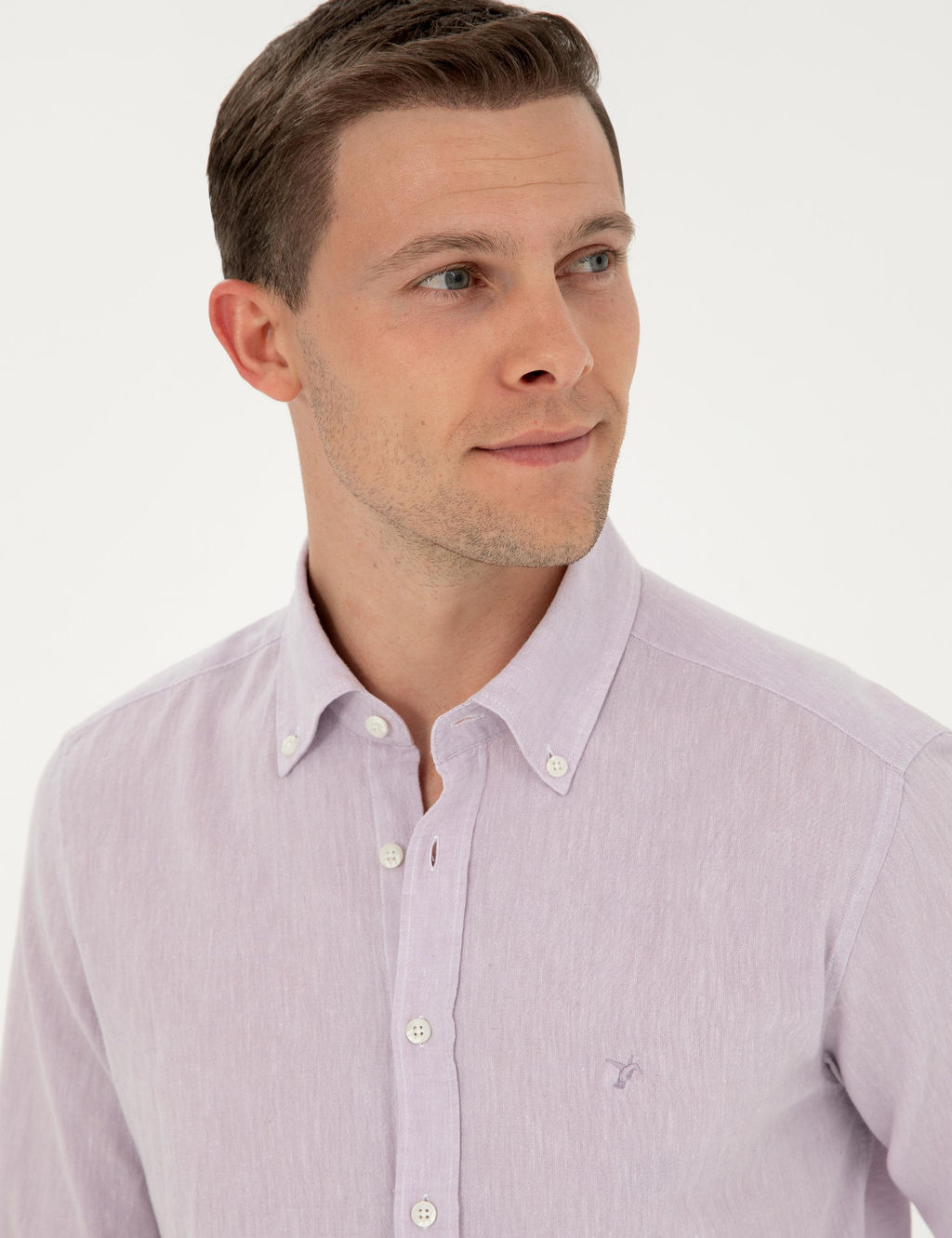 Рубашка приталенного кроя из смесового льна сиреневого цвета с длинным рукавом - Cacharel фото 2