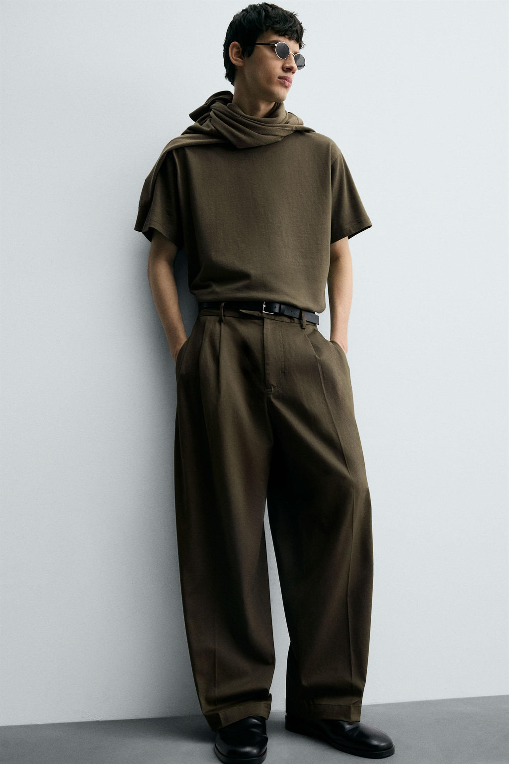 RELAXED FIT PLEATED TROUSERS - Zara фото 5