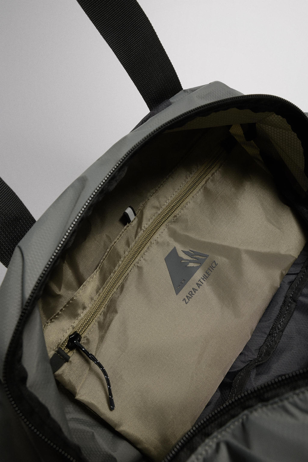 MALETA DEPORTIVA PLEGABLE 30L / Negro - Zara фото 4