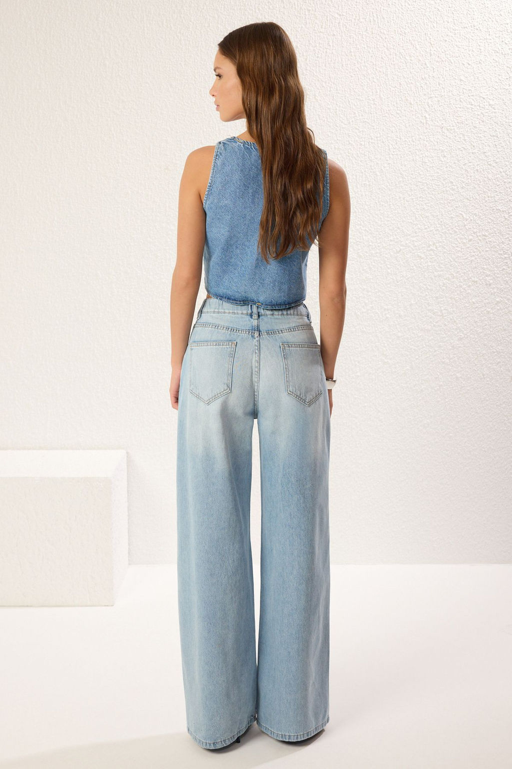 TRENDYOLMILLA Mavi Yuksek Bel Ekstra Wide Leg Palazzo Jeans TWOSS25JE00179  фото 5