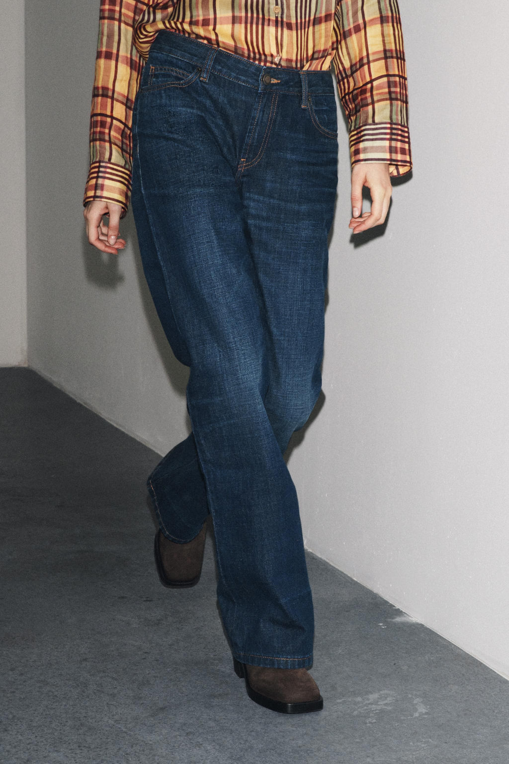 JEANS ZW COLLECTION BOOTCUT LOW-RISE - Zara фото 2