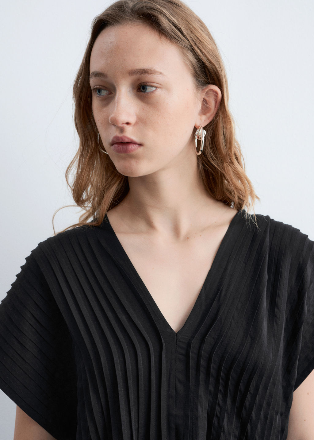Vestido midi plisado con mangas dolman - H&m фото 2