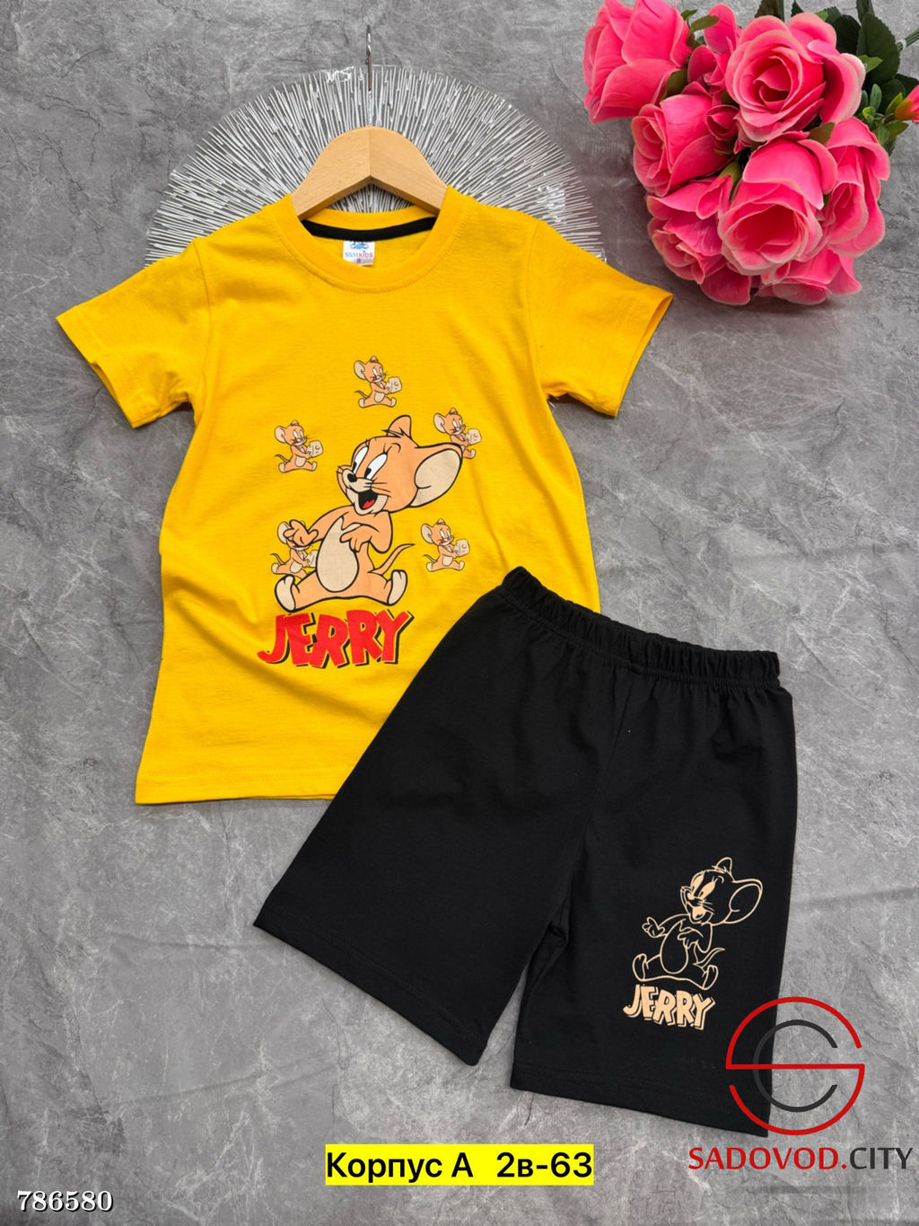 Костюм двойка футболка шорты