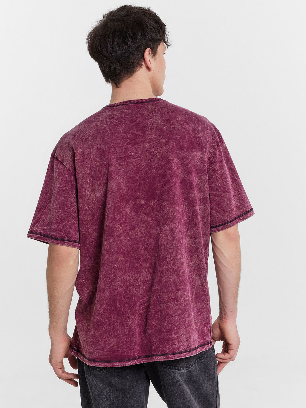 Футболка мужская красная с обработкой эйсид с надписью "The rush"