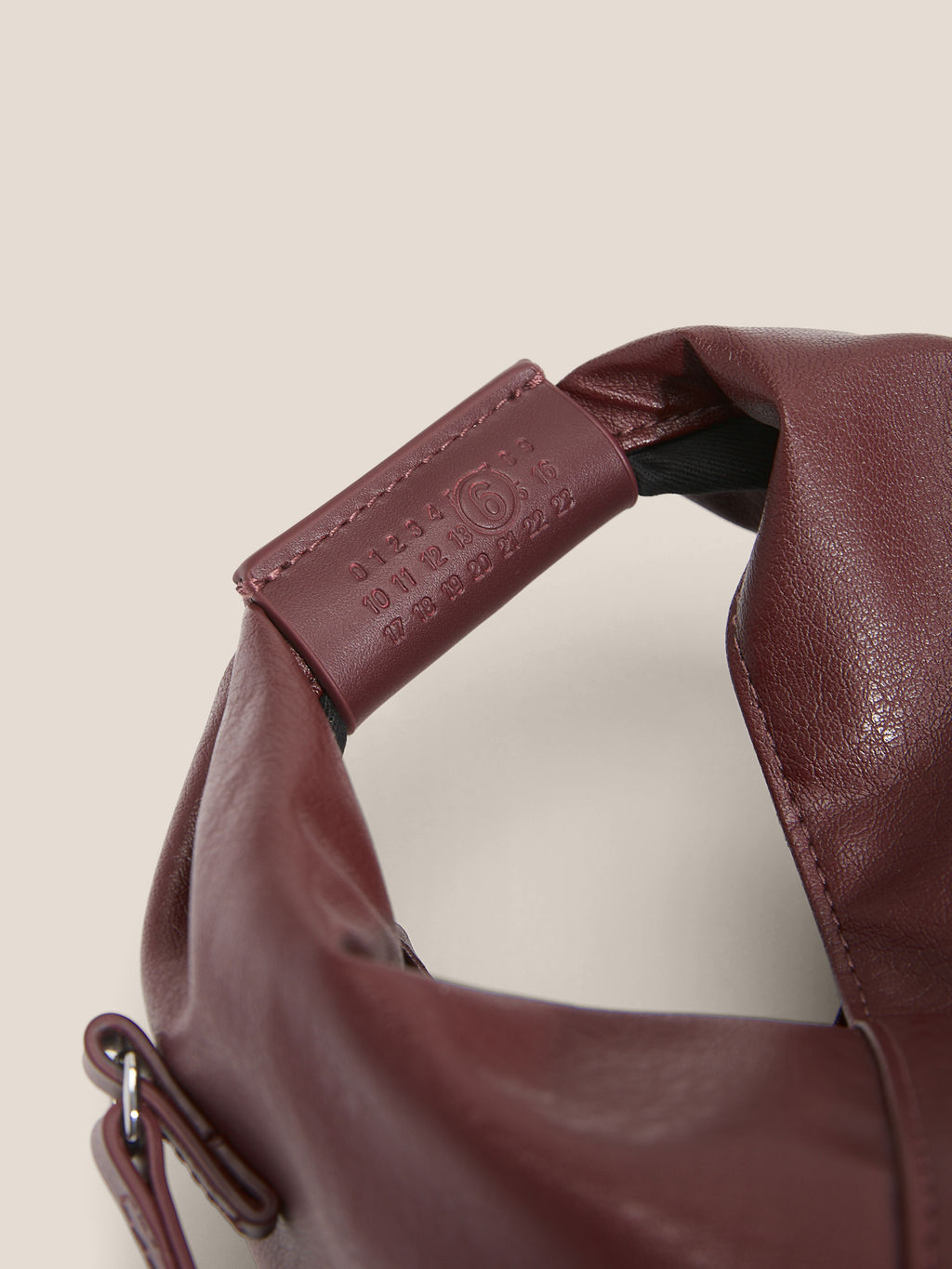 Женская сумка с ручкой MM6 MAISON MARGIELA Japanese Crossbody Bag Артикул 4670234, коричнево-бордовый - Valentino фото 2