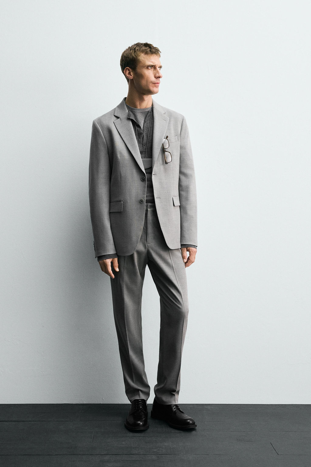 TEXTURED SUIT BLAZER
