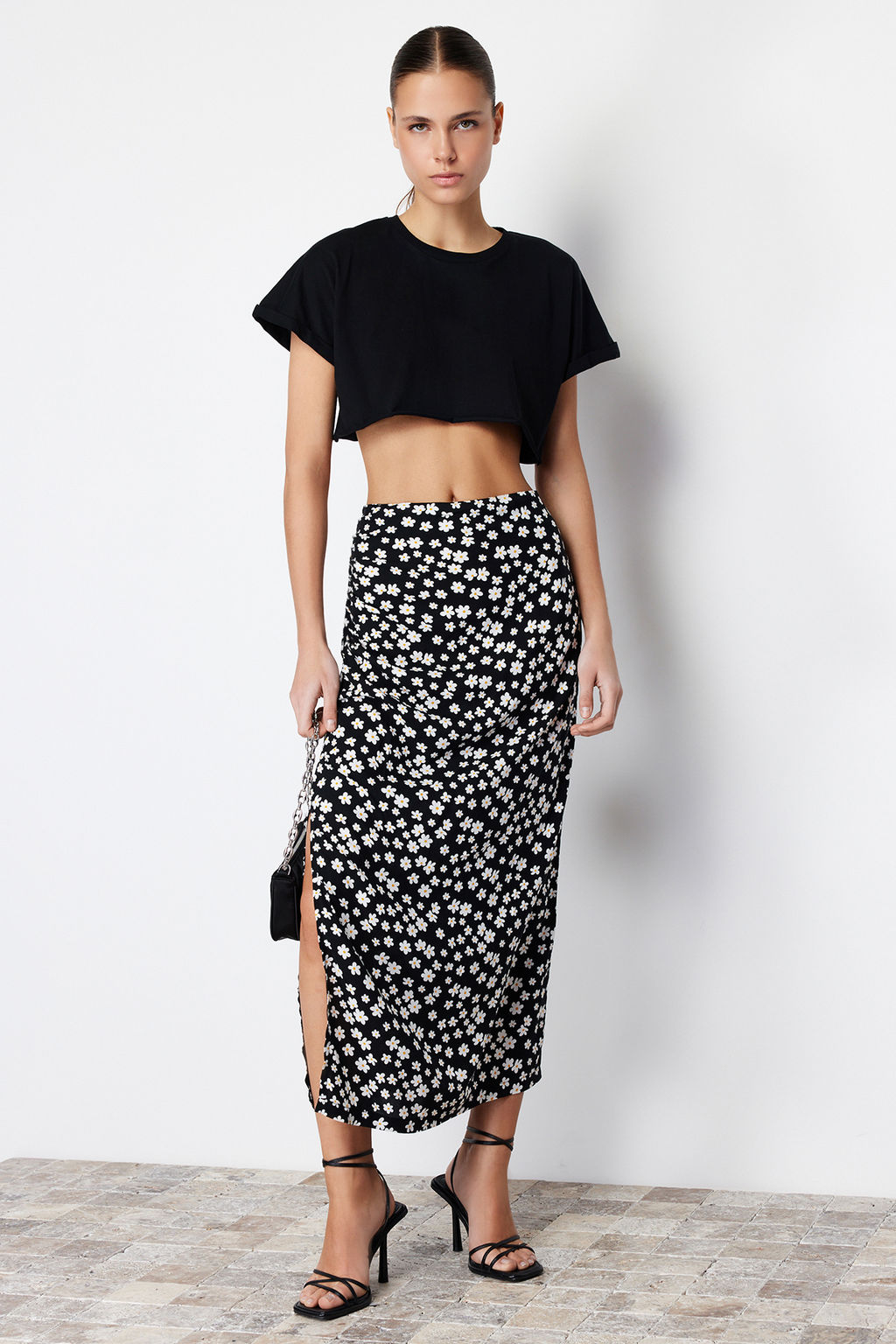 TRENDYOLMILLA Siyah Papatya Desenli Y?rtmacl? Viskon Kumasl? Midi Dokuma Etek TWOSS24ET00108 фото 2