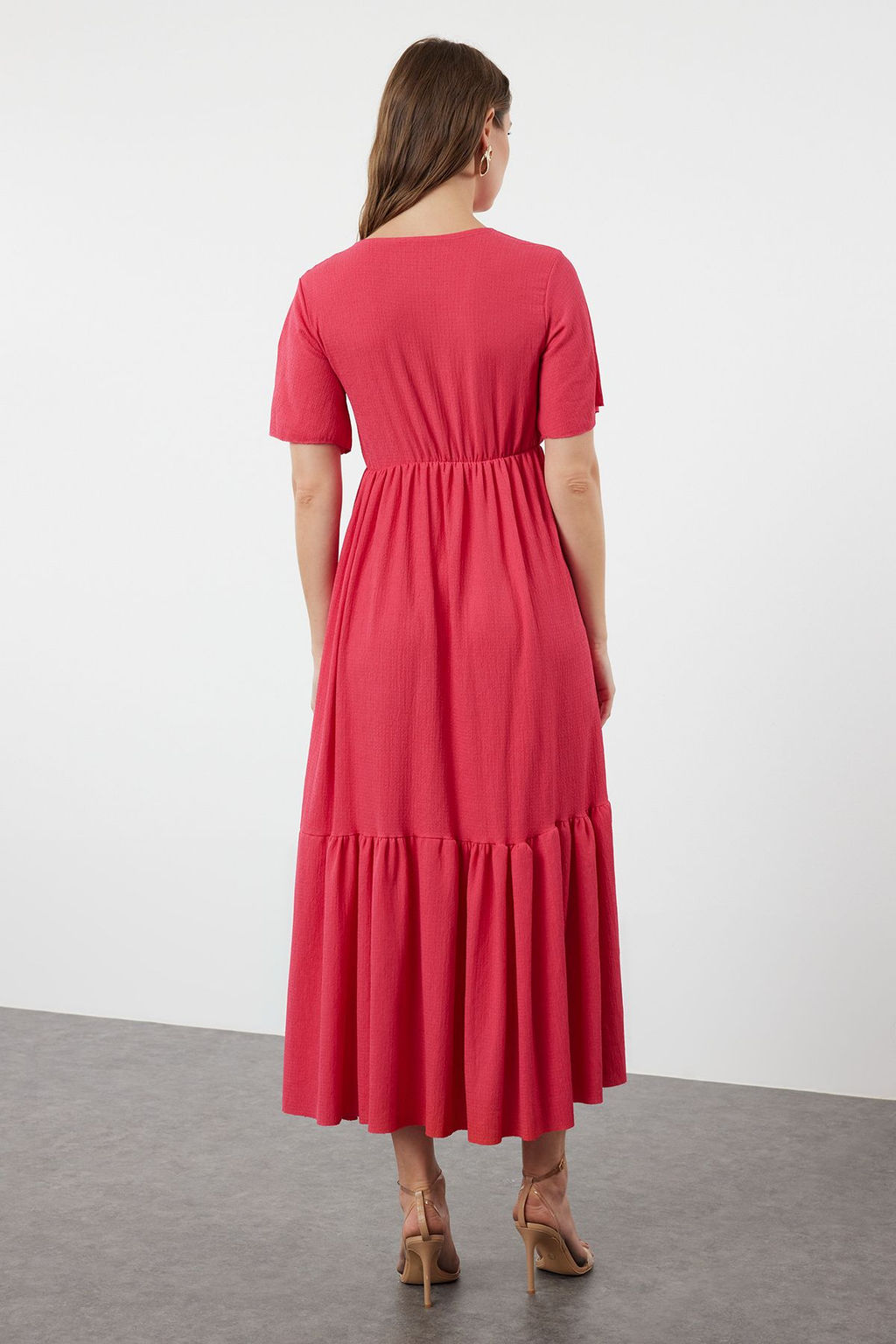 Fusya Duz Maxi Kruvazeli Etegi F?rf?rl? Dokulu K?sa Kol Esnek Orme Maxi Elbise Elbise TWOSS24EL01060 - Trendyolmilla фото 5