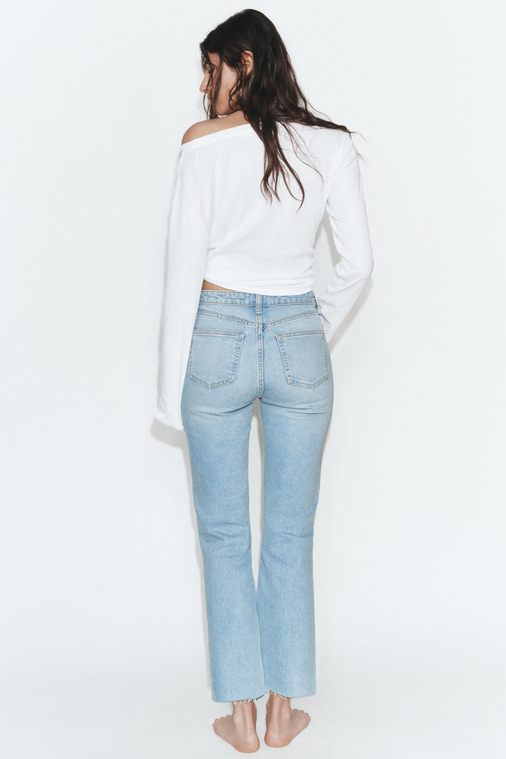 JEANS TRF CROPPED FLARE TIRO ALTO / Azul claro