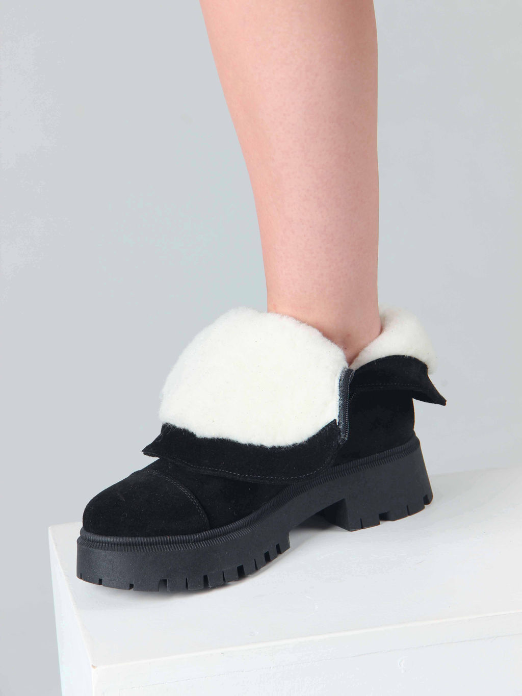 Ботинки 233.2094bl. черный замша/Шерсть