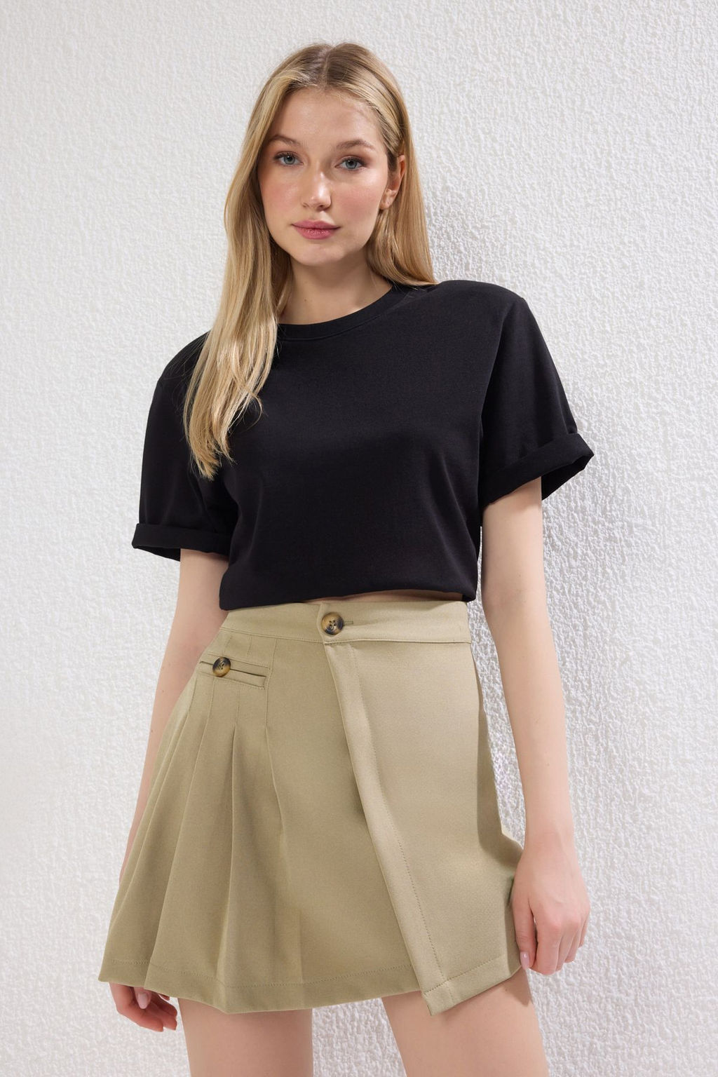 TRENDYOLMILLA Ac?k Haki Pile Detayl? Kruvaze Kapama Mini Boy Dokuma Etek TWOSS25ET00117 фото 2