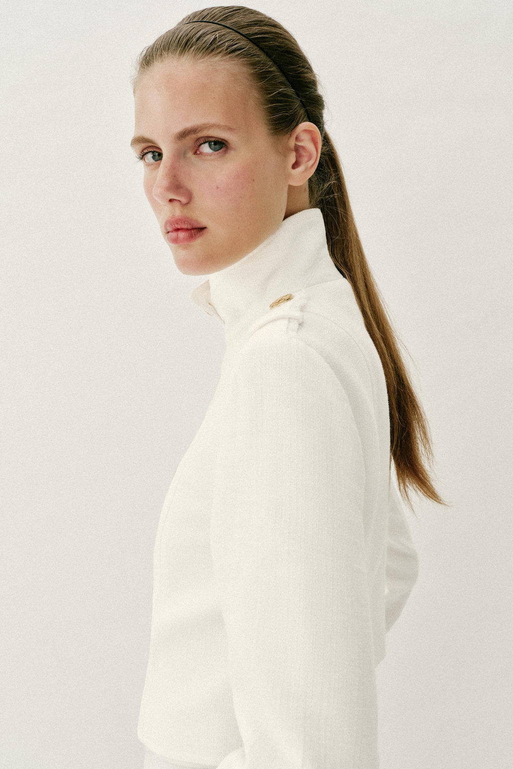 CHAQUETA CRUZADA BOT?N DORADO / Crudo - Zara фото 3