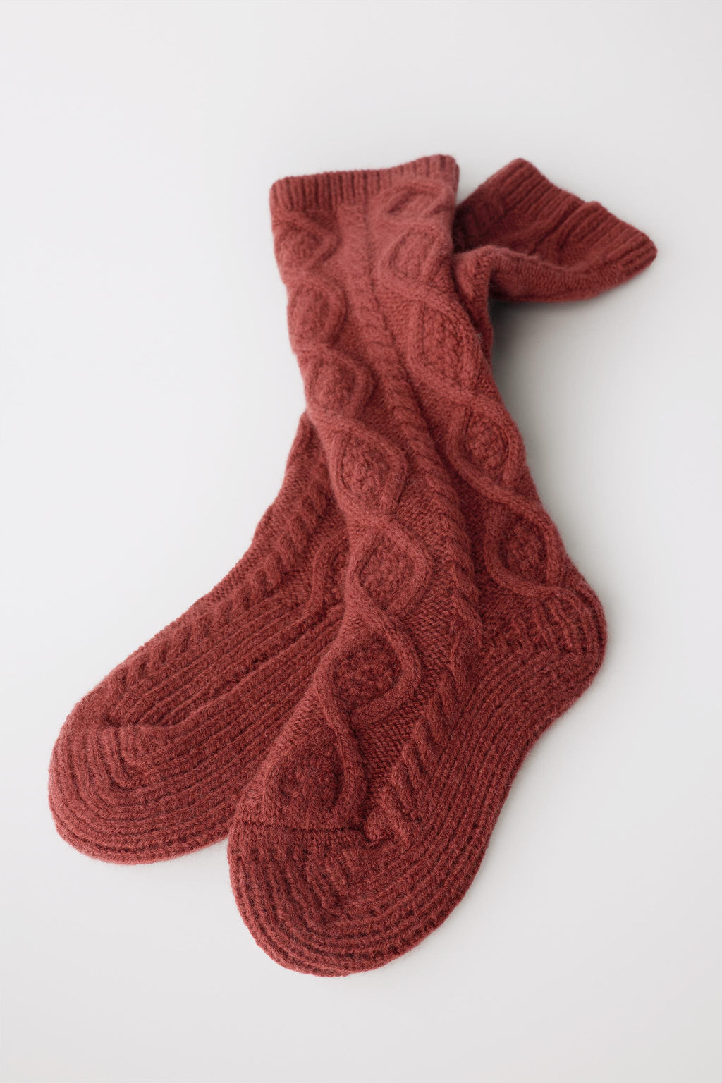 LONG CABLE-KNIT SOCKS 100% WOOL LIMITED EDITION - Zara фото 2