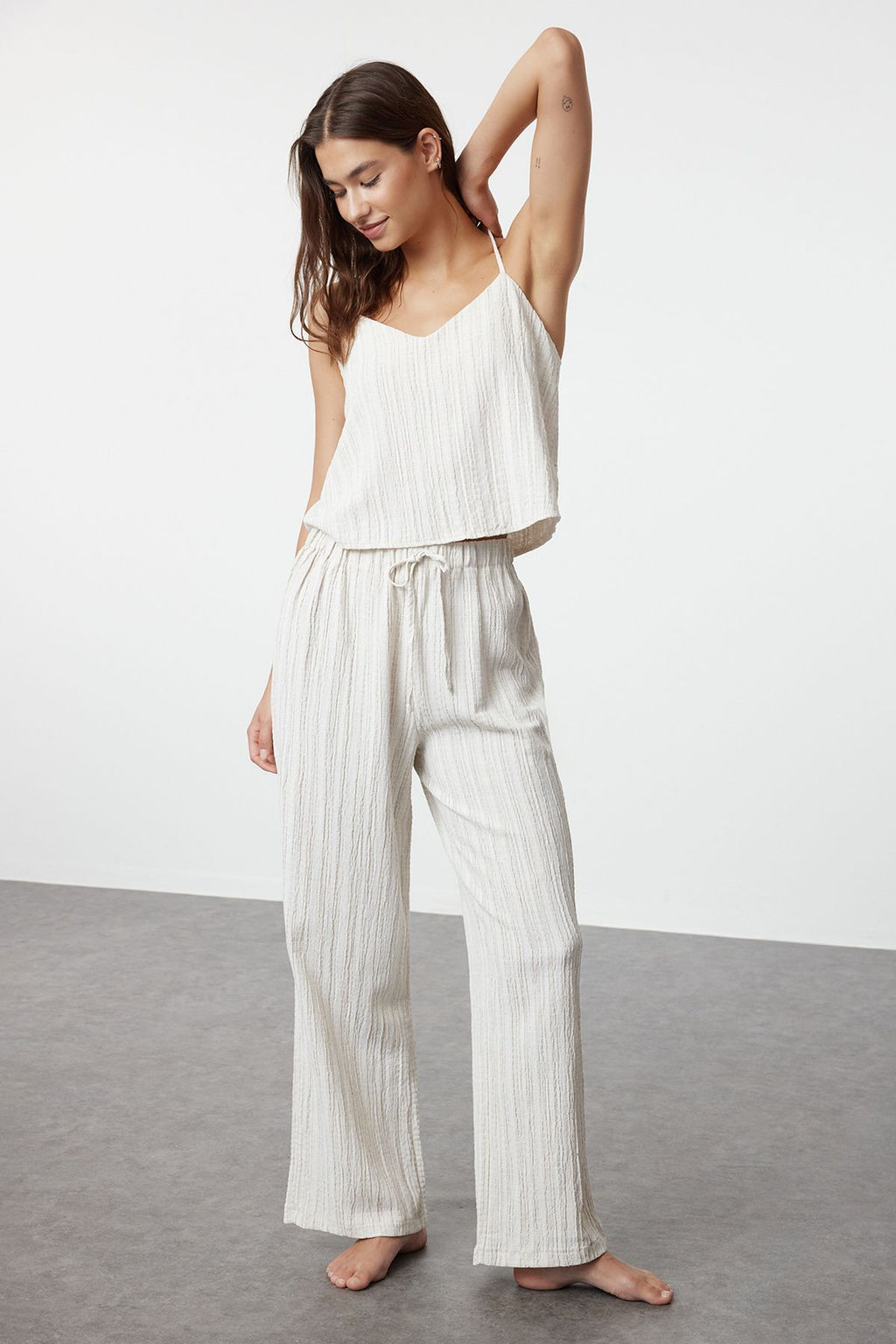Trendyolmilla Siyah Baglama Detayl? Ip Ask?l? Dokuma Pijama Tak?m? THMSS24PT00402 фото 2