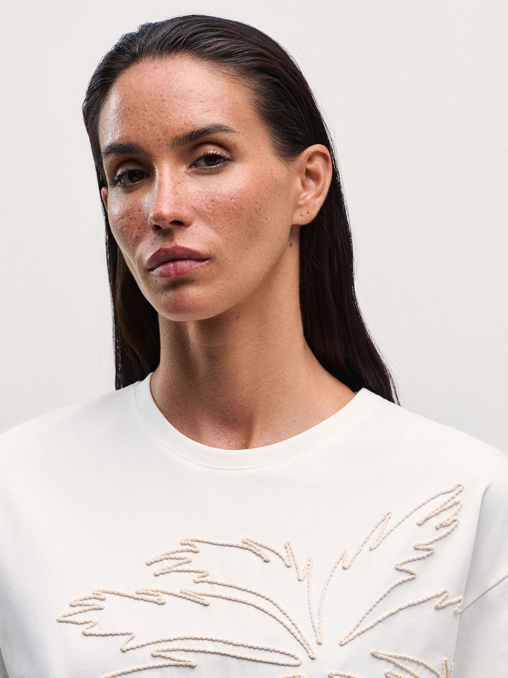 Футболка с декоративной вышивкой / Zarina  фото 8