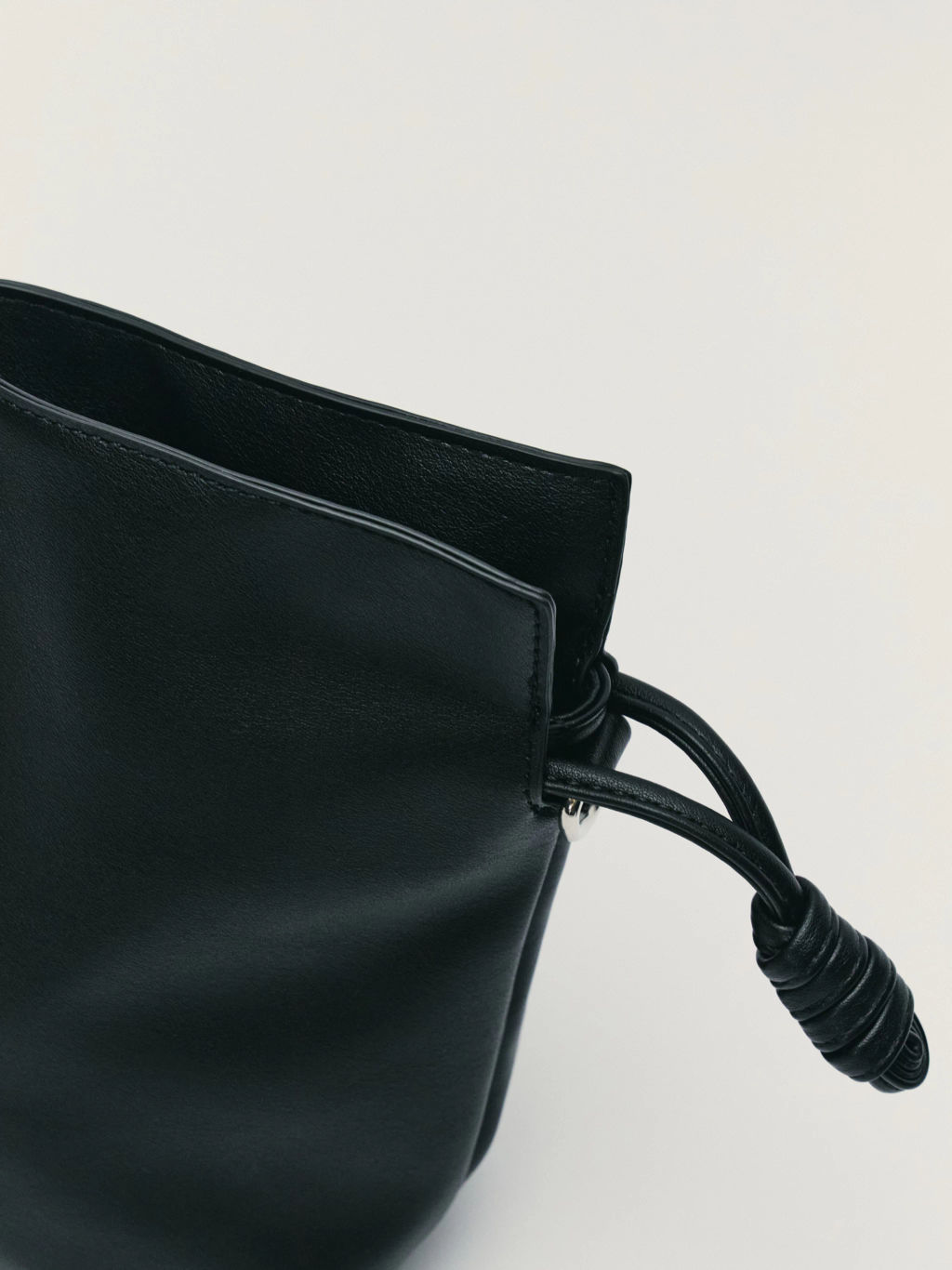 Сумка-мешок из экокожи / Zarina  фото 7