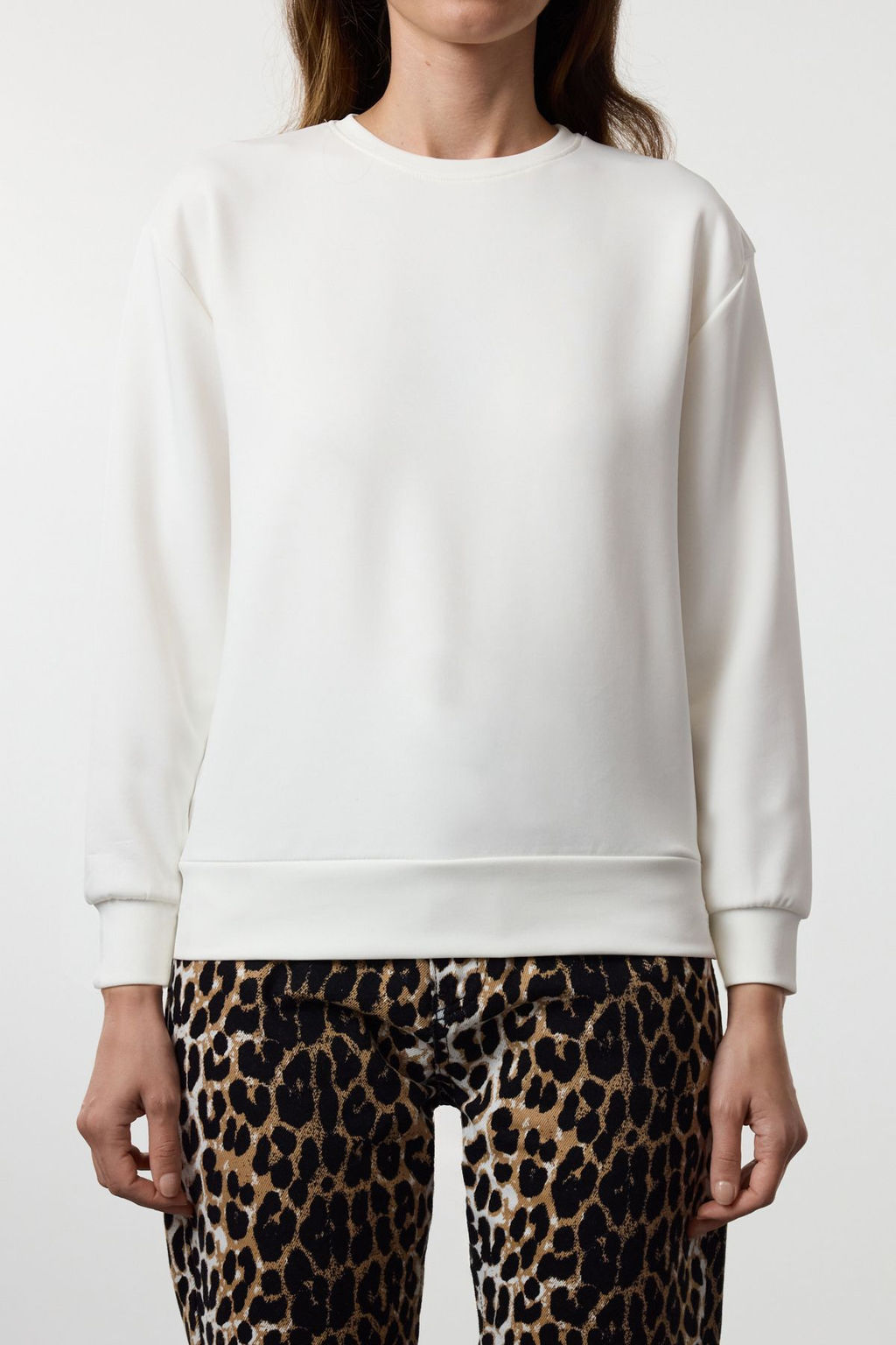 Trendyolmilla Ekru More Sustainable Regular/Normal Kal?p Yumusak Kumasl? Orme Sweatshirt TWOAW25SW00280  фото 4