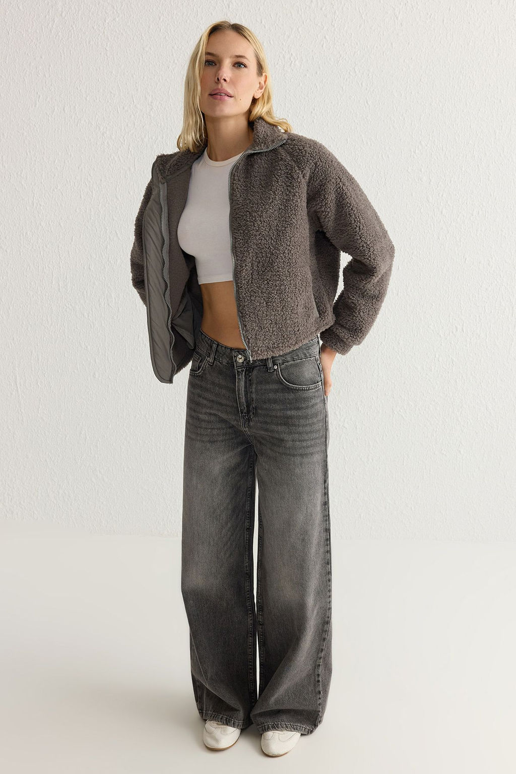 TRENDYOLMILLA Tas Pelus Regular/Normal Kal?p Dokuma Garnili Fermuarl? Kal?n Orme Sweatshirt TWOAW25SW00139  фото 6