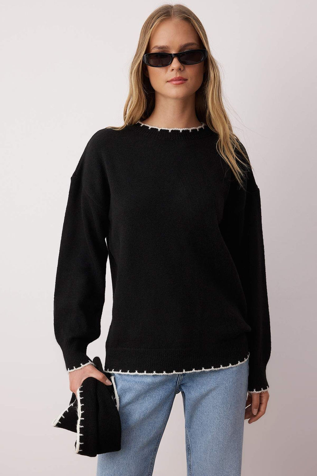 Siyah Yumusak Dokulu Genis Kal?p Sal Aksesuarl? Triko Kazak TWOAW26KZ00155 - Trendyolmilla фото 3