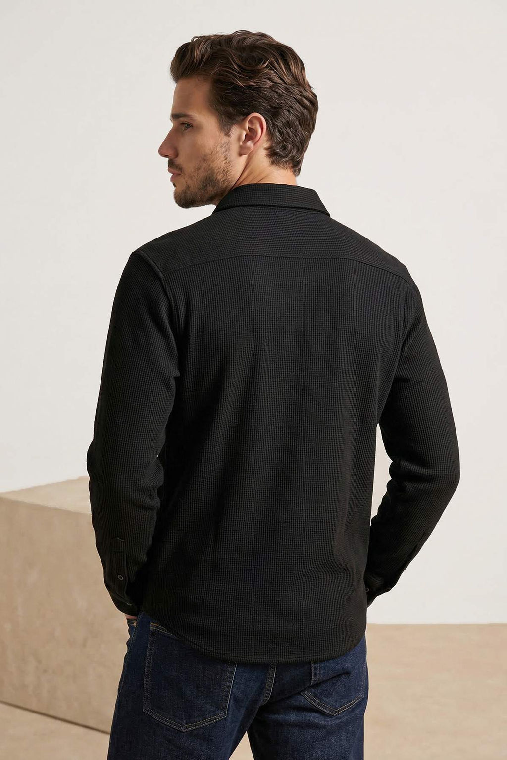 Siyah Regular Fit Waffle Dokulu Mevsimlik Erkek Gomlek TMNSS26GO00004