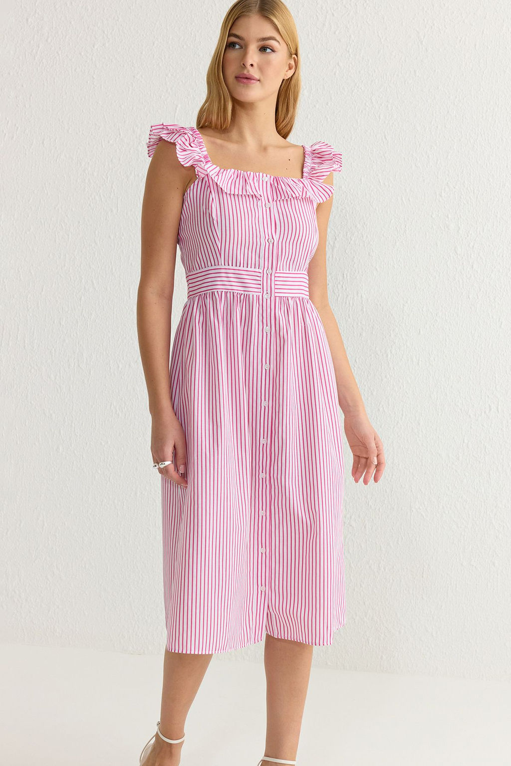 Fusya Cizgili Belden Ac?lan F?rf?rl? Dugme Detayl? Midi Dokuma Elbise TWOSS21EL1306