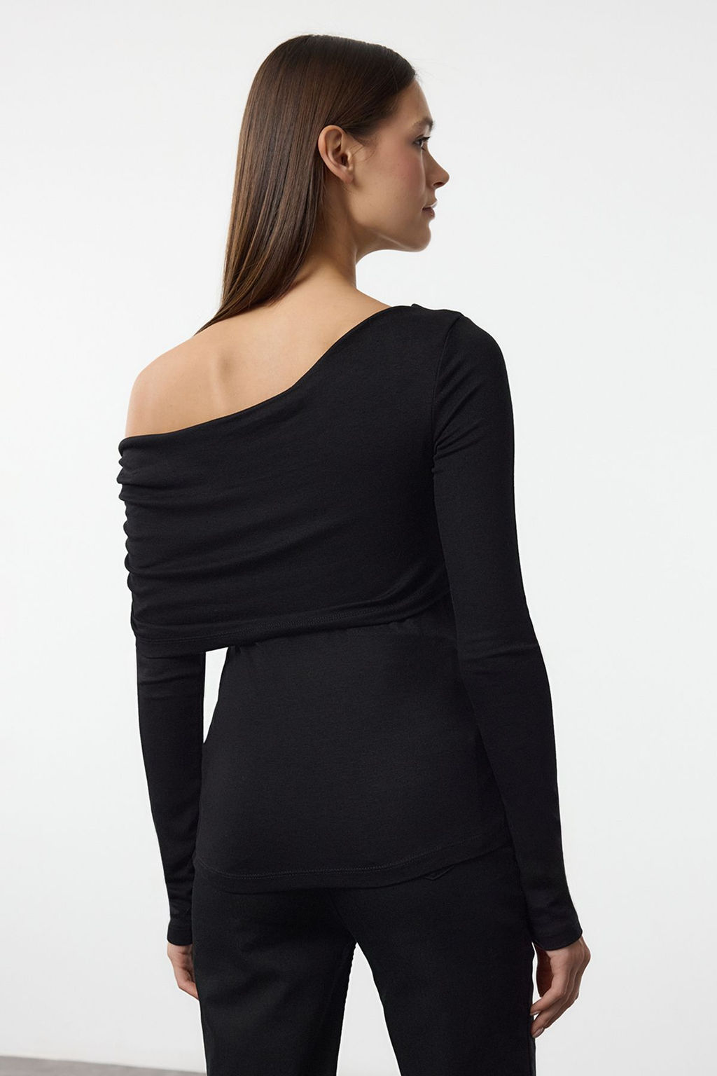 Siyah Asimetrik Yaka Fitted/Vucuda Oturan Esnek Orme Bluz TWOAW25BZ00262